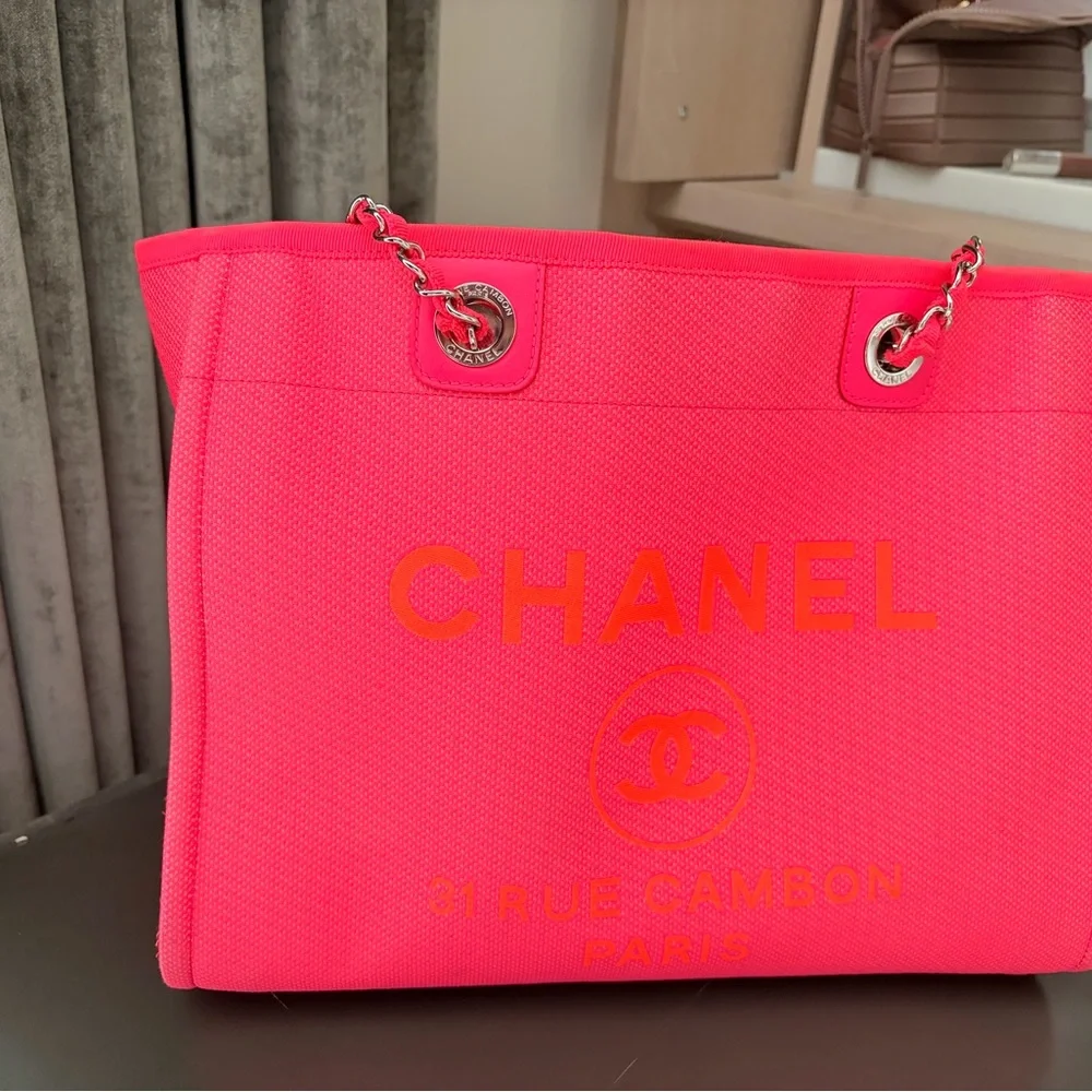 CHANEL 💯 Authentic Deauville Hot Pink and Orange Medium Tote Bag 🔥 Rare!! - Picture 14 of 14